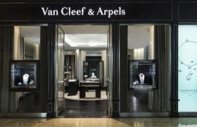 梵克雅宝表壳怎么打开